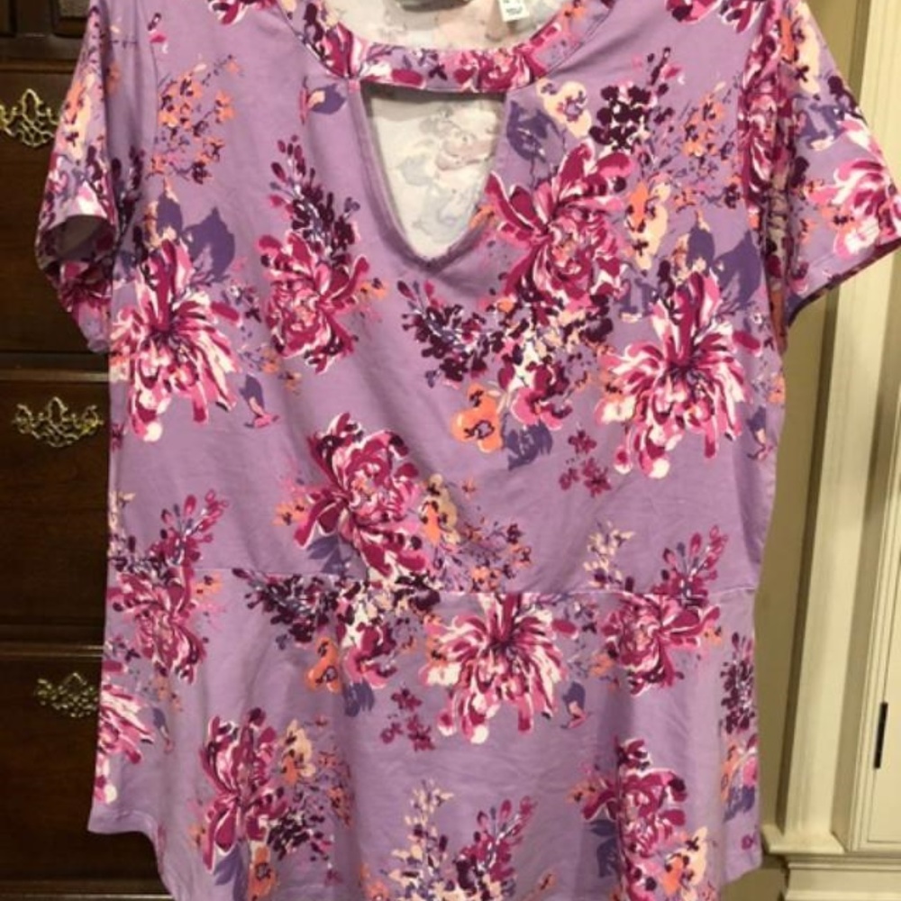 NWOT Isaac Mizrahi Floral Knit Peplum Top/Keyhole